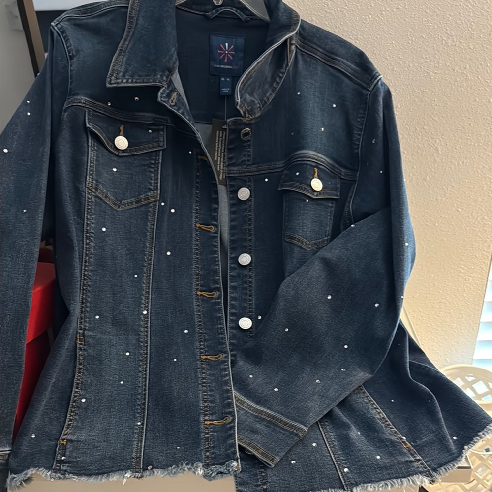 ♥️Isaac Mizrahi Live! Embellished Denim Jacket♥️